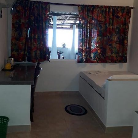 Anicia Beach House Negombo Exterior foto