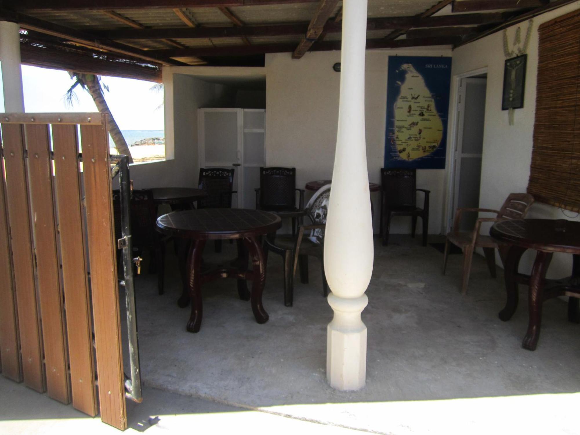 Anicia Beach House Negombo Exterior foto