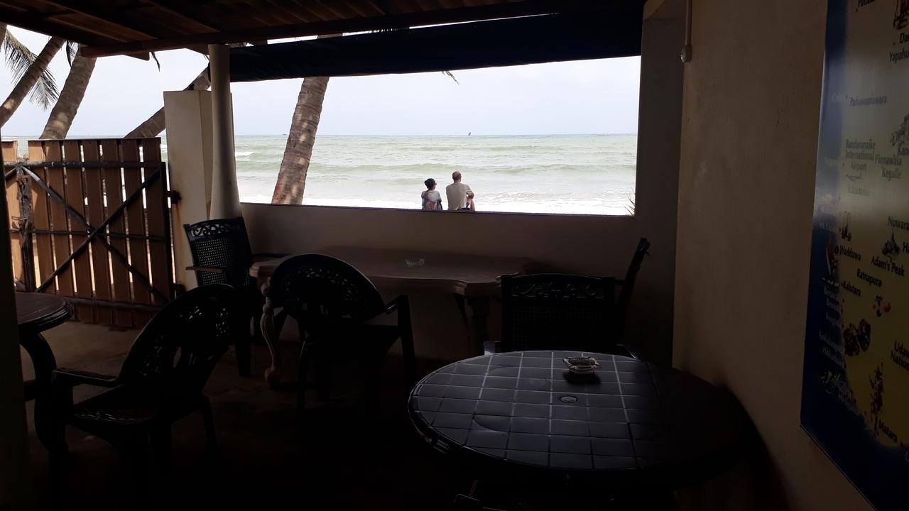 Anicia Beach House Negombo Exterior foto