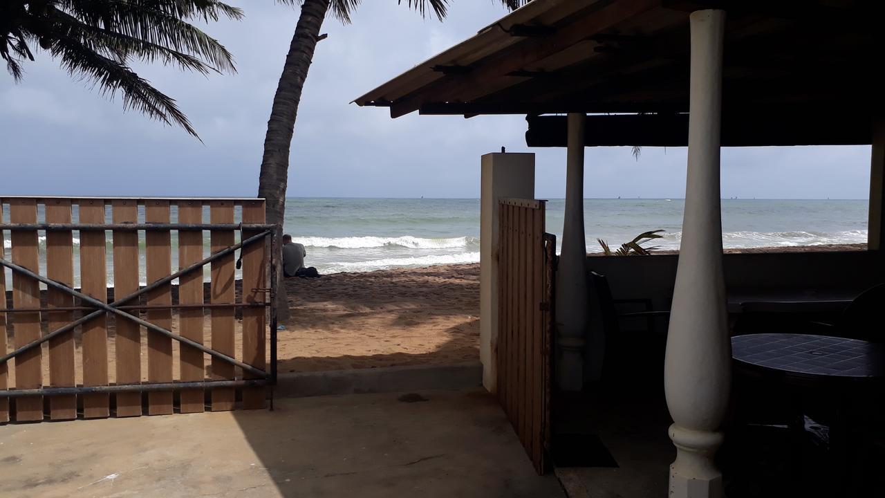 Anicia Beach House Negombo Exterior foto