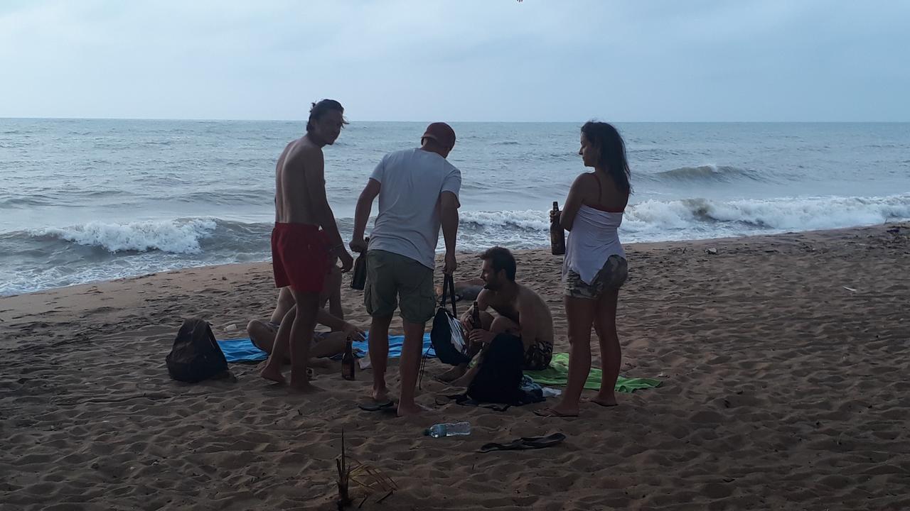 Anicia Beach House Negombo Exterior foto