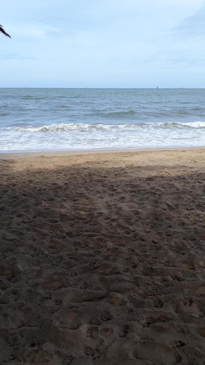 Anicia Beach House Negombo Exterior foto