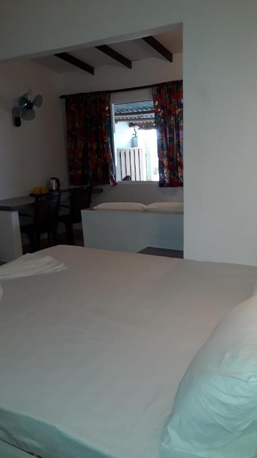 Anicia Beach House Negombo Exterior foto